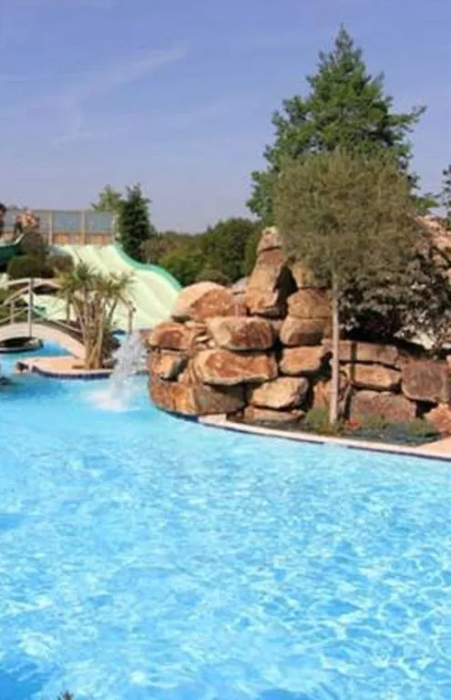 ארדבן Mobil-Home Dans Camping Les Sept Saints צרפת